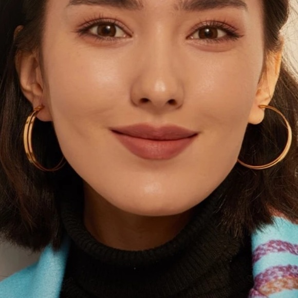 NEW 18K Gold-Plated Hoop Earrings - Picture 1 of 13